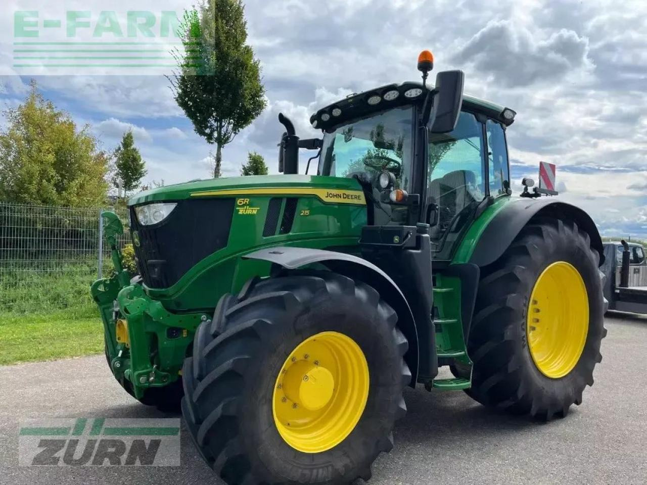 John Deere 6r215 - Τρακτέρ: φωτογραφία 1 John Deere 6r215 - Τρακτέρ: φωτογραφία 1