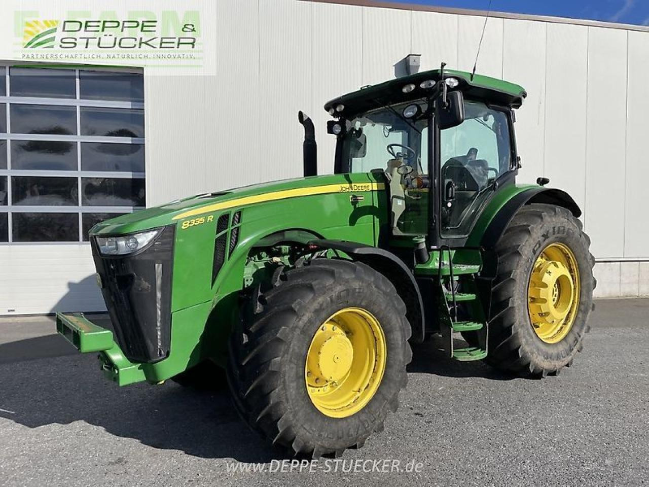 John Deere 8335r - Τρακτέρ: φωτογραφία 1 John Deere 8335r - Τρακτέρ: φωτογραφία 1