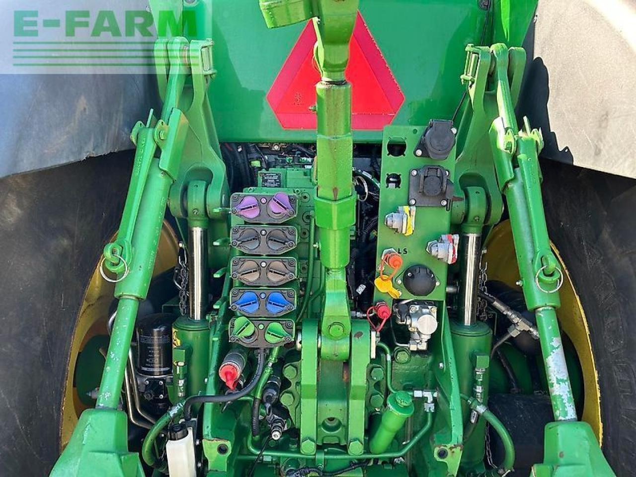 John Deere 8370r - Τρακτέρ: φωτογραφία 5 John Deere 8370r - Τρακτέρ: φωτογραφία 5