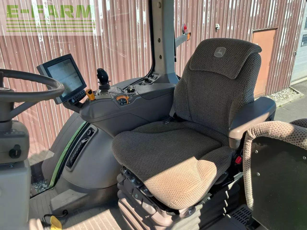 John Deere 8400r - Τρακτέρ: φωτογραφία 4 John Deere 8400r - Τρακτέρ: φωτογραφία 4