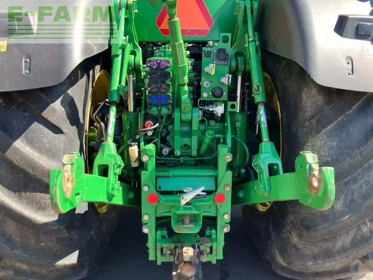 John Deere 8400r - Τρακτέρ: φωτογραφία 2 John Deere 8400r - Τρακτέρ: φωτογραφία 2