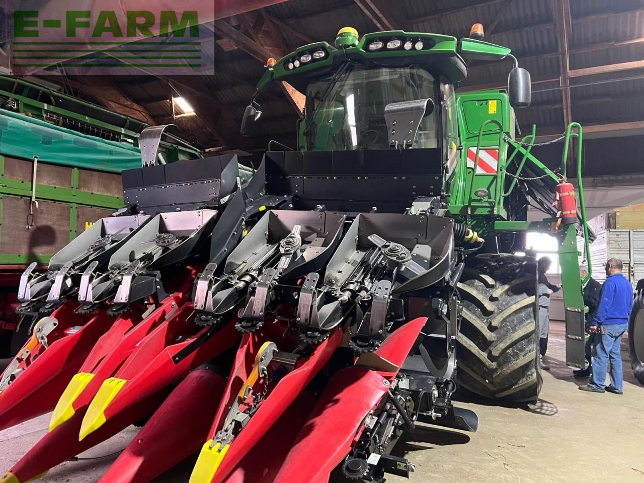 John Deere T670 - Θεριζοαλωνιστική μηχανή: φωτογραφία 1 John Deere T670 - Θεριζοαλωνιστική μηχανή: φωτογραφία 1