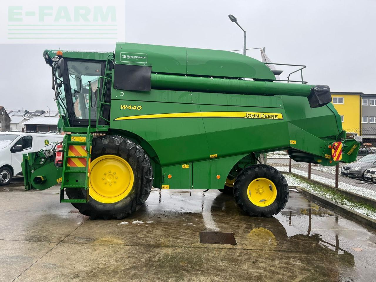John Deere W440 - Θεριζοαλωνιστική μηχανή: φωτογραφία 2 John Deere W440 - Θεριζοαλωνιστική μηχανή: φωτογραφία 2