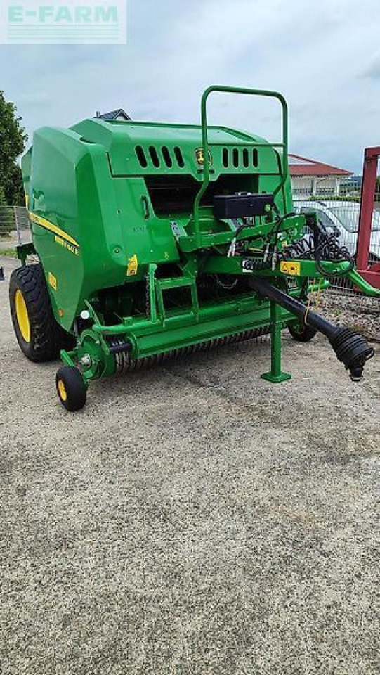 John Deere f441r - Χορτοδετική μηχανή τετράγωνες μπάλες: φωτογραφία 2 John Deere f441r - Χορτοδετική μηχανή τετράγωνες μπάλες: φωτογραφία 2
