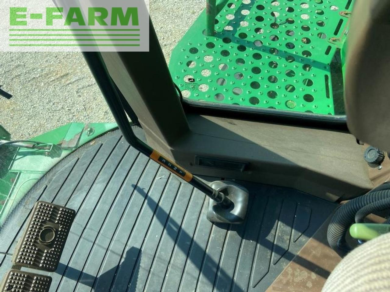 Θεριζοαλωνιστική μηχανή John Deere t660: φωτογραφία 34