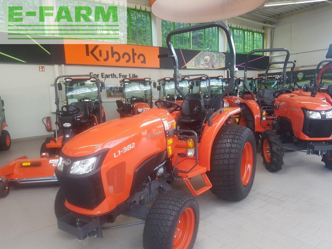 Kubota l1-382 - Τρακτέρ: φωτογραφία 1 Kubota l1-382 - Τρακτέρ: φωτογραφία 1