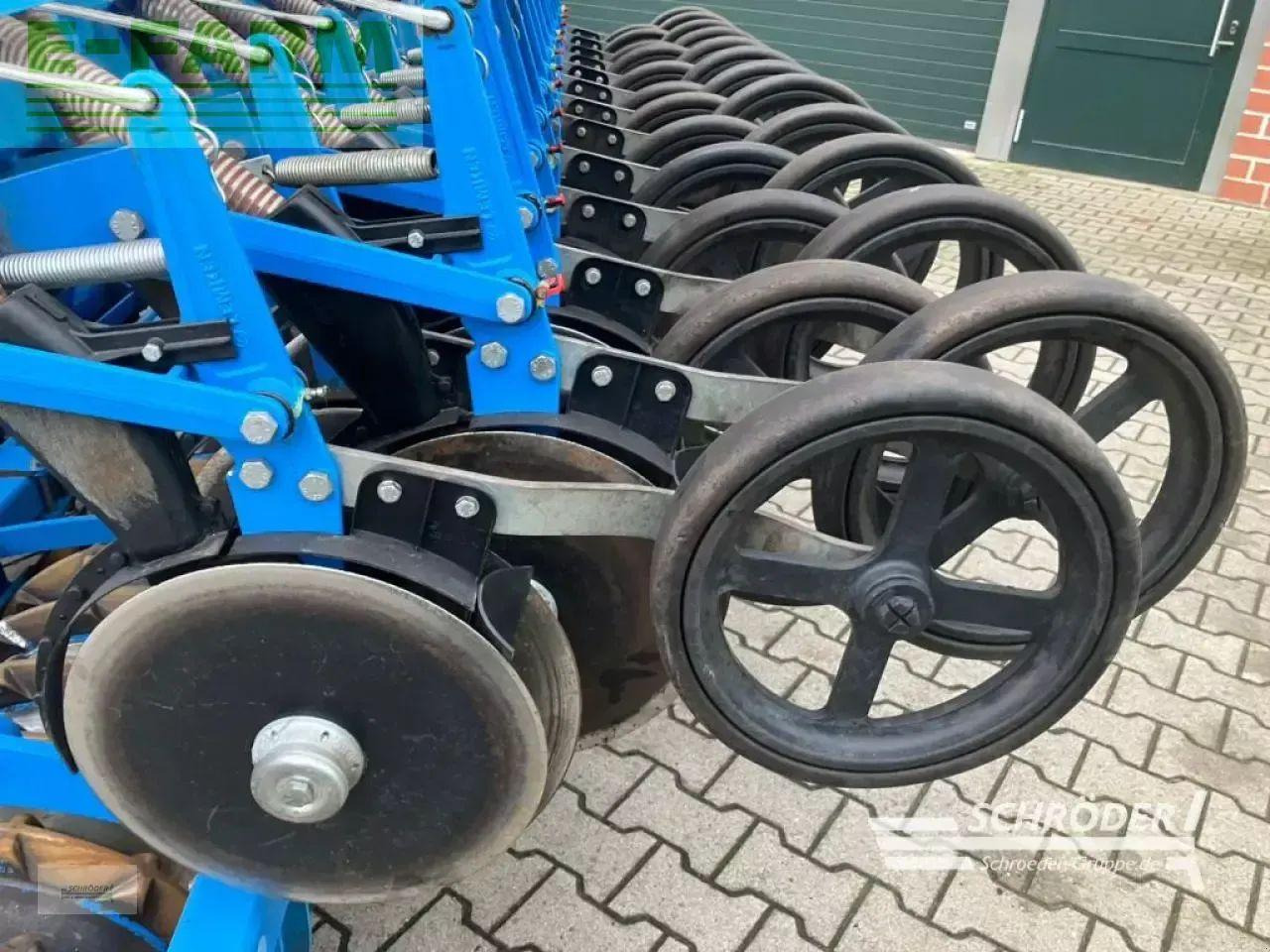 Lemken zirkon 10 + saphir 7 - Μηχανή οργώματος: φωτογραφία 3 Lemken zirkon 10 + saphir 7 - Μηχανή οργώματος: φωτογραφία 3