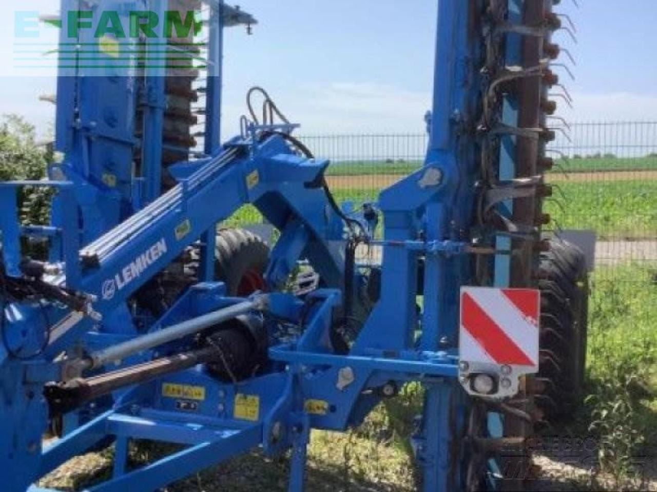 Lemken zirkon 12 mit fahrwerk - Δισκοσβάρνα: φωτογραφία 1 Lemken zirkon 12 mit fahrwerk - Δισκοσβάρνα: φωτογραφία 1