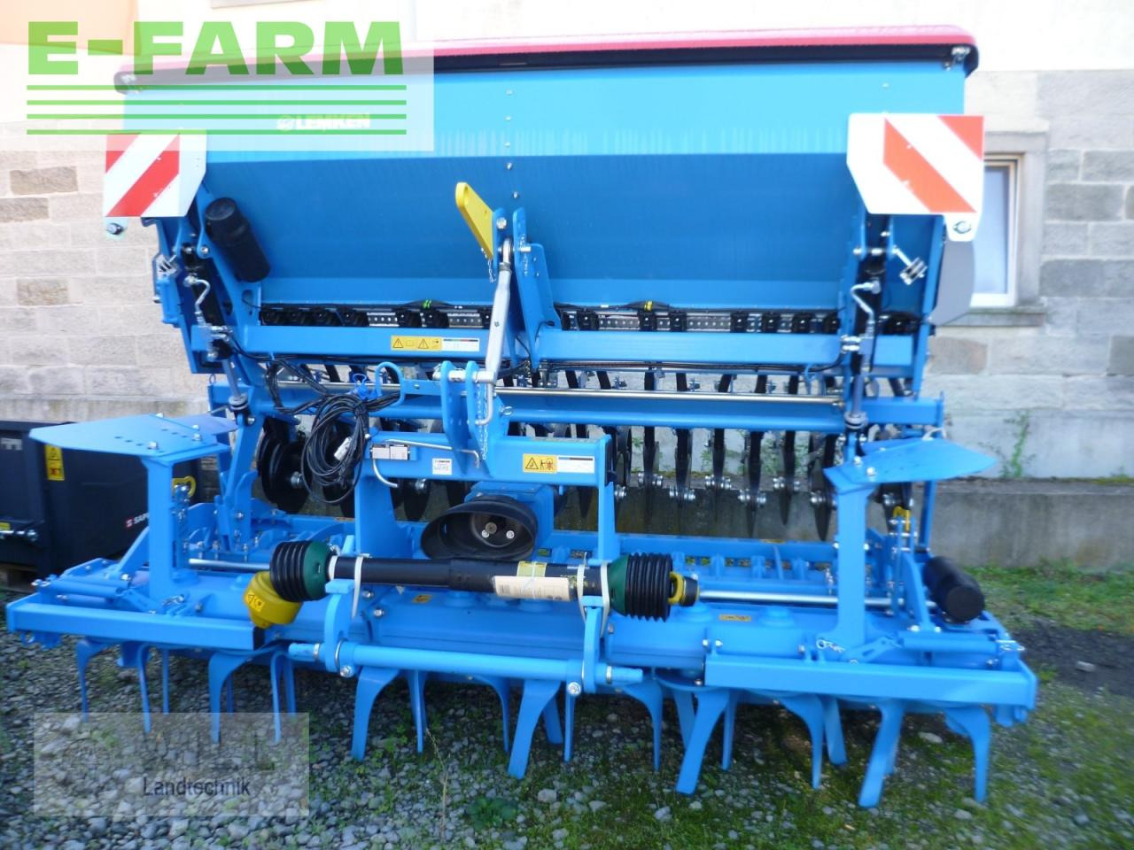 Lemken zirkon 8/300 + saphir 7/300 - Σπαρτική με σβάρνα: φωτογραφία 1 Lemken zirkon 8/300 + saphir 7/300 - Σπαρτική με σβάρνα: φωτογραφία 1