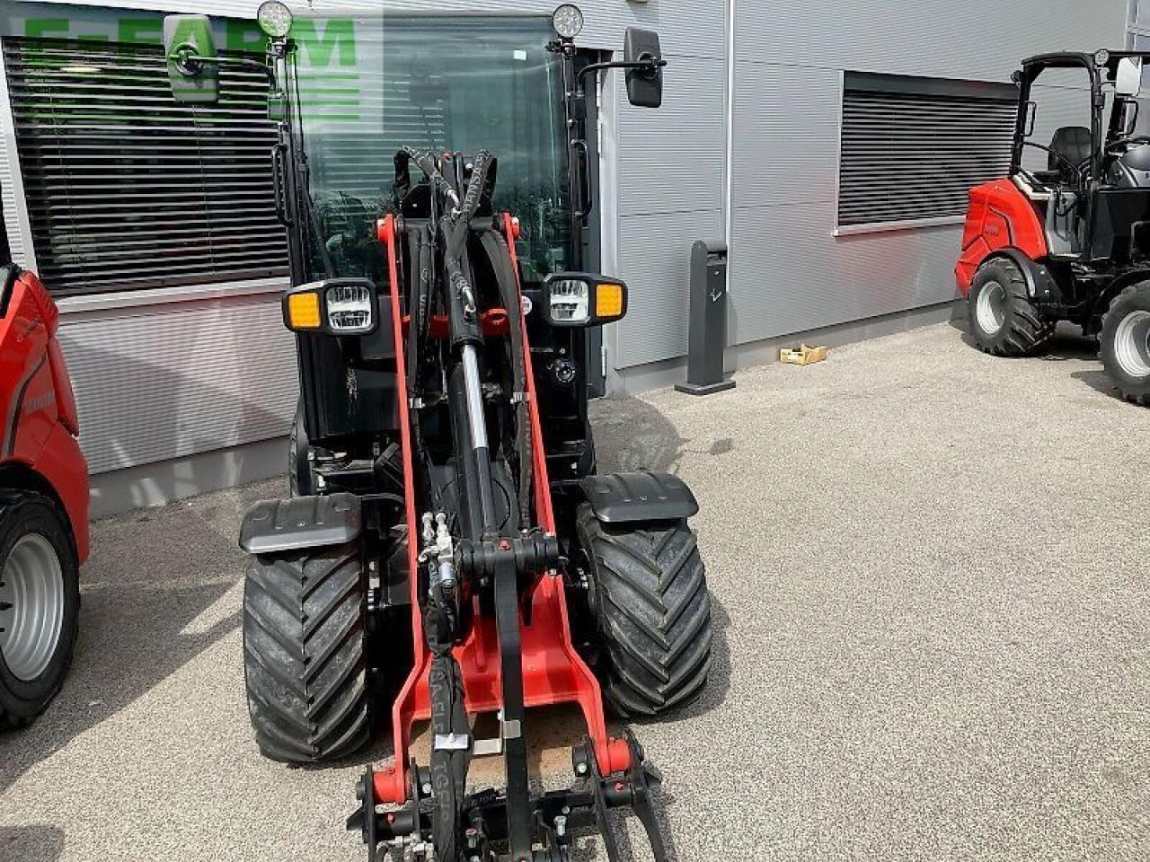 Manitou mla2-25 - Μίνι εκσκαφέας: φωτογραφία 3 Manitou mla2-25 - Μίνι εκσκαφέας: φωτογραφία 3
