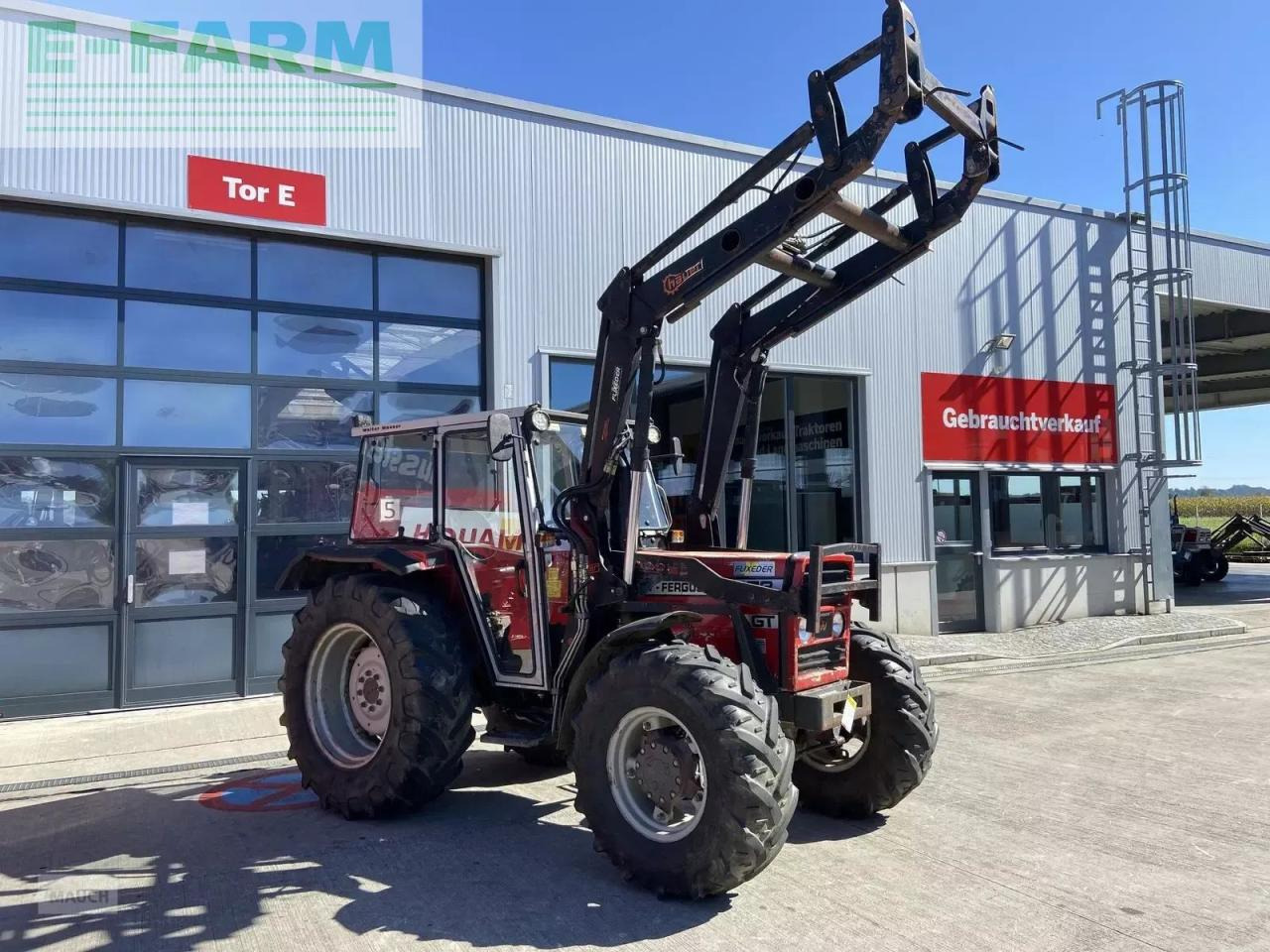 Massey Ferguson 373-4 gt - Τρακτέρ: φωτογραφία 3 Massey Ferguson 373-4 gt - Τρακτέρ: φωτογραφία 3