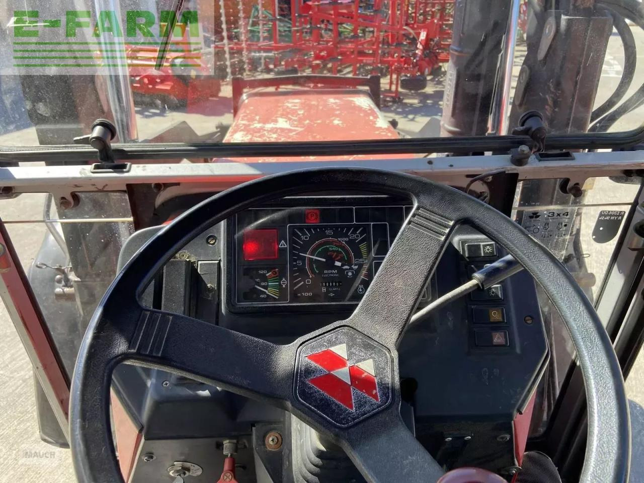 Τρακτέρ Massey Ferguson 373-4 gt: φωτογραφία 12