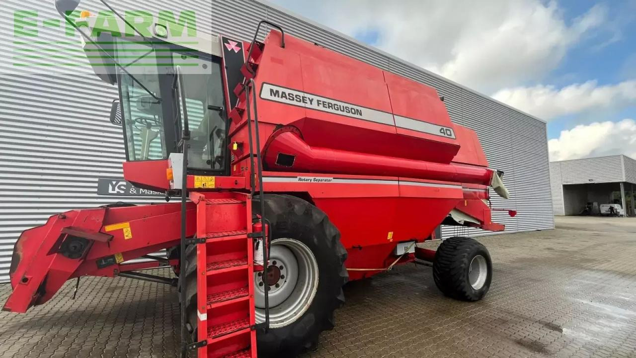 Massey Ferguson 40 - Θεριζοαλωνιστική μηχανή: φωτογραφία 1 Massey Ferguson 40 - Θεριζοαλωνιστική μηχανή: φωτογραφία 1