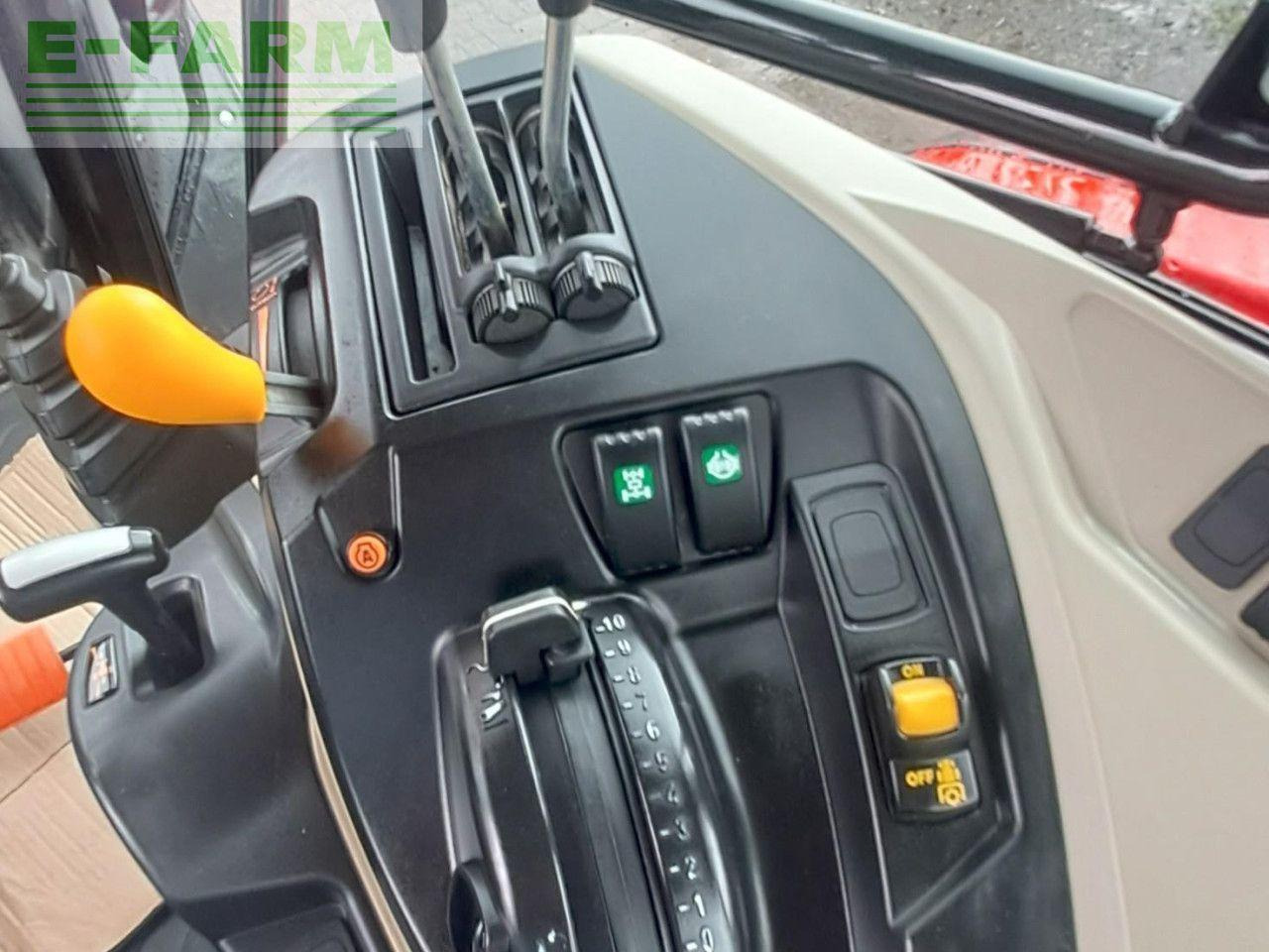 Massey Ferguson 5711 DYNA 4 - Τρακτέρ: φωτογραφία 3 Massey Ferguson 5711 DYNA 4 - Τρακτέρ: φωτογραφία 3