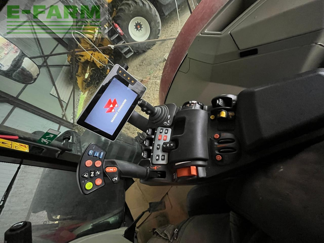 Massey Ferguson 8740S Dyna-VT - Τρακτέρ: φωτογραφία 3 Massey Ferguson 8740S Dyna-VT - Τρακτέρ: φωτογραφία 3