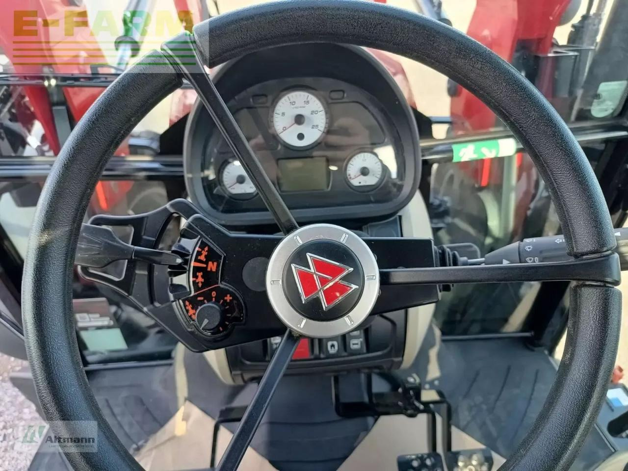 Τρακτέρ Massey Ferguson mf 4708 m kabine: φωτογραφία 9 Τρακτέρ Massey Ferguson mf 4708 m kabine: φωτογραφία 9