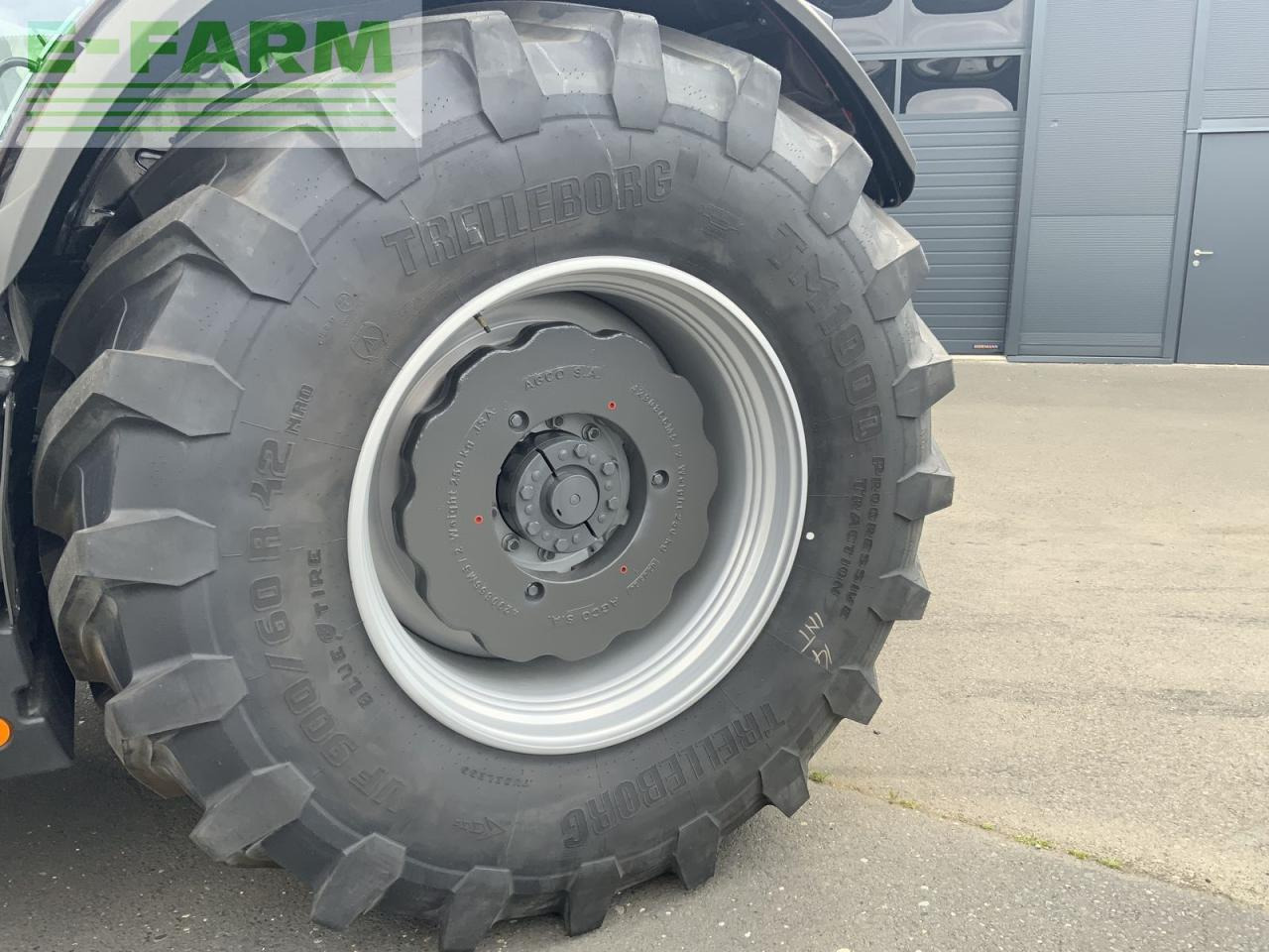 Massey Ferguson mf 8740 s exclusive (stage v) - Τρακτέρ: φωτογραφία 3 Massey Ferguson mf 8740 s exclusive (stage v) - Τρακτέρ: φωτογραφία 3
