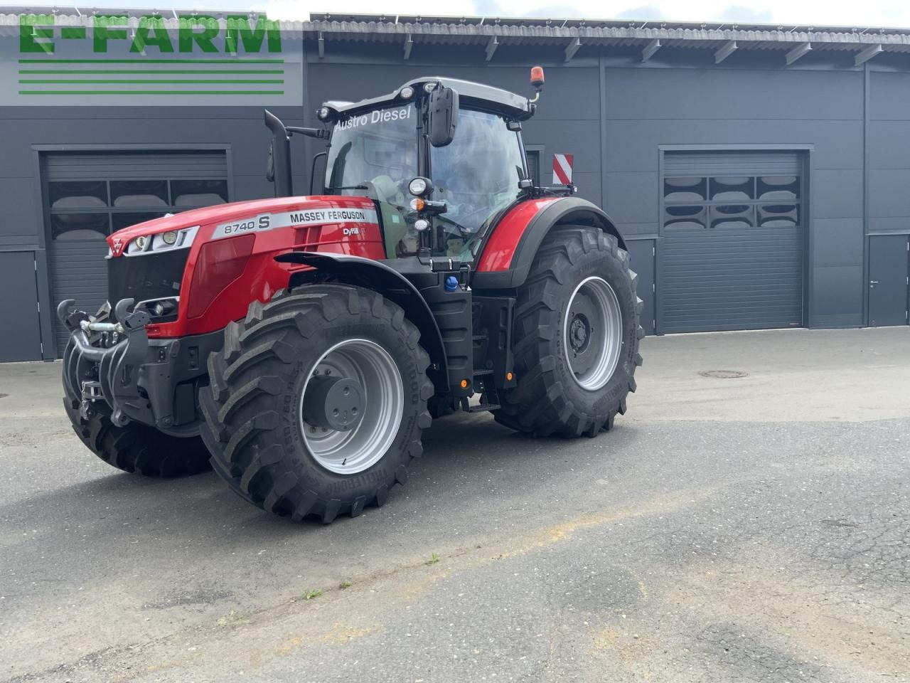 Massey Ferguson mf 8740 s exclusive (stage v) - Τρακτέρ: φωτογραφία 1 Massey Ferguson mf 8740 s exclusive (stage v) - Τρακτέρ: φωτογραφία 1