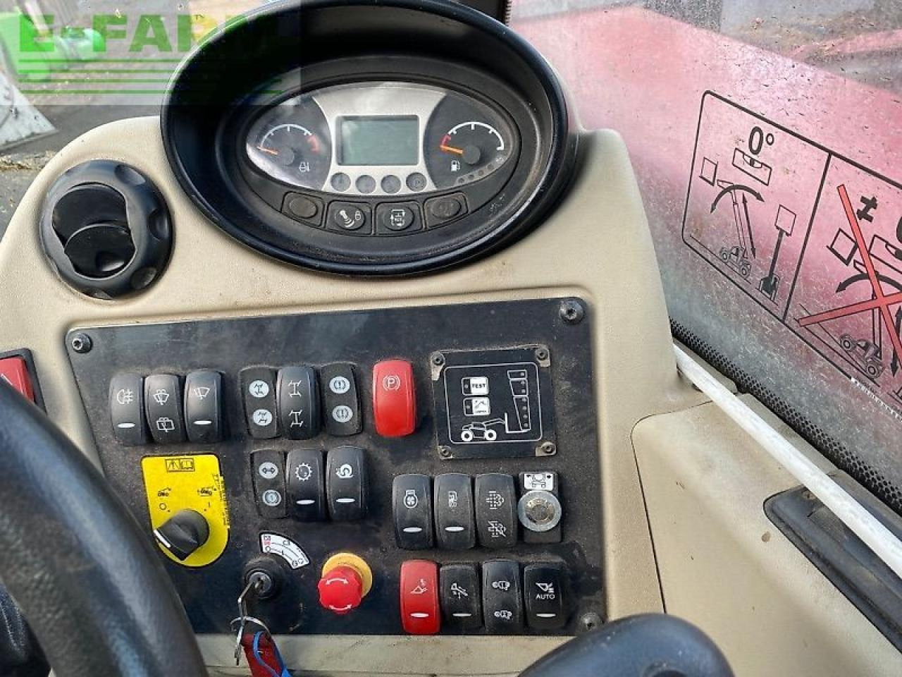 Massey Ferguson th.7038 - Τηλεσκοπικός φορτωτής: φωτογραφία 2 Massey Ferguson th.7038 - Τηλεσκοπικός φορτωτής: φωτογραφία 2
