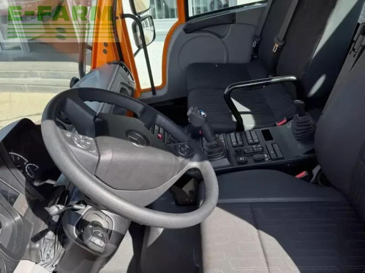 Mercedes-Benz u423 - Τρακτέρ: φωτογραφία 3 Mercedes-Benz u423 - Τρακτέρ: φωτογραφία 3