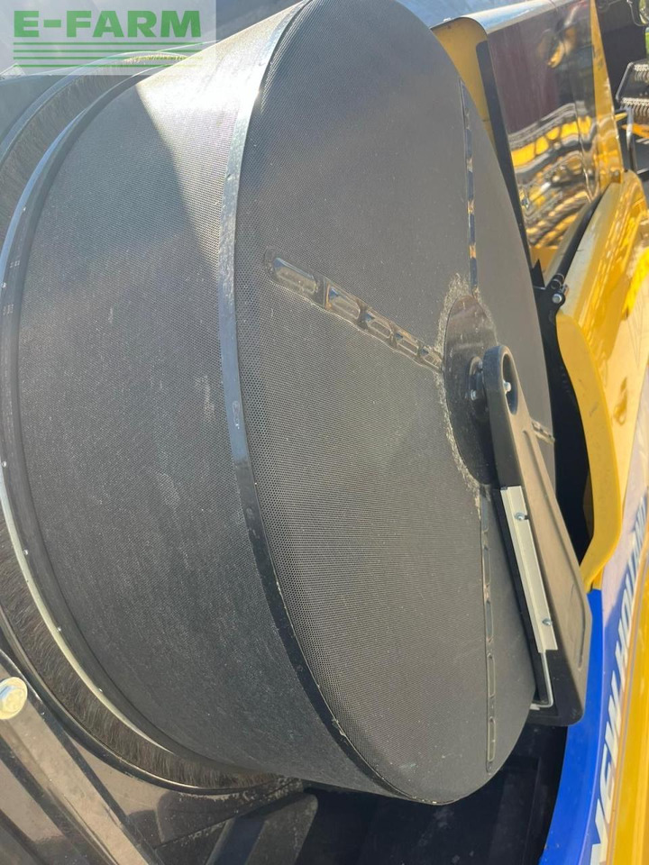 New Holland CX 8.80 - Θεριζοαλωνιστική μηχανή: φωτογραφία 3 New Holland CX 8.80 - Θεριζοαλωνιστική μηχανή: φωτογραφία 3