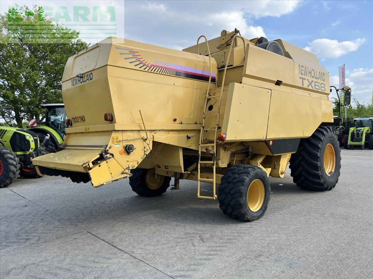 New Holland TX68 - Θεριζοαλωνιστική μηχανή: φωτογραφία 4 New Holland TX68 - Θεριζοαλωνιστική μηχανή: φωτογραφία 4