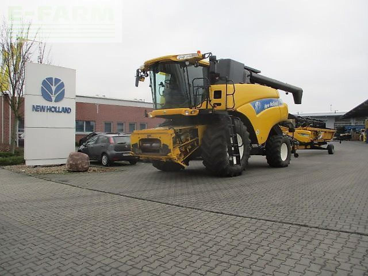 New Holland cr 9060 / cr9060 - Θεριζοαλωνιστική μηχανή: φωτογραφία 2 New Holland cr 9060 / cr9060 - Θεριζοαλωνιστική μηχανή: φωτογραφία 2