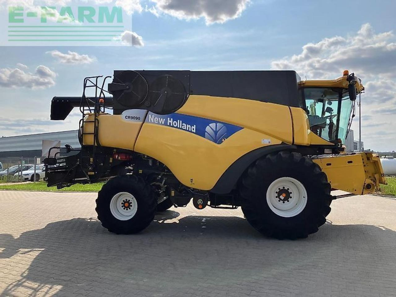 New Holland cr9090 - Θεριζοαλωνιστική μηχανή: φωτογραφία 4 New Holland cr9090 - Θεριζοαλωνιστική μηχανή: φωτογραφία 4