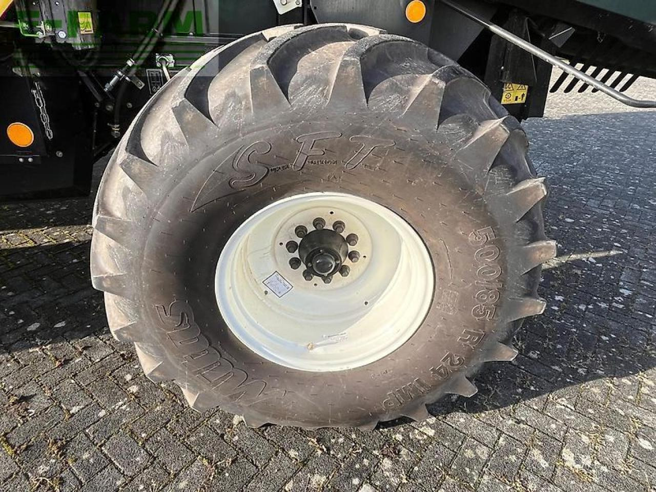 Θεριζοαλωνιστική μηχανή New Holland cx 6.90 schüttler + 25ft sw + sww: φωτογραφία 6