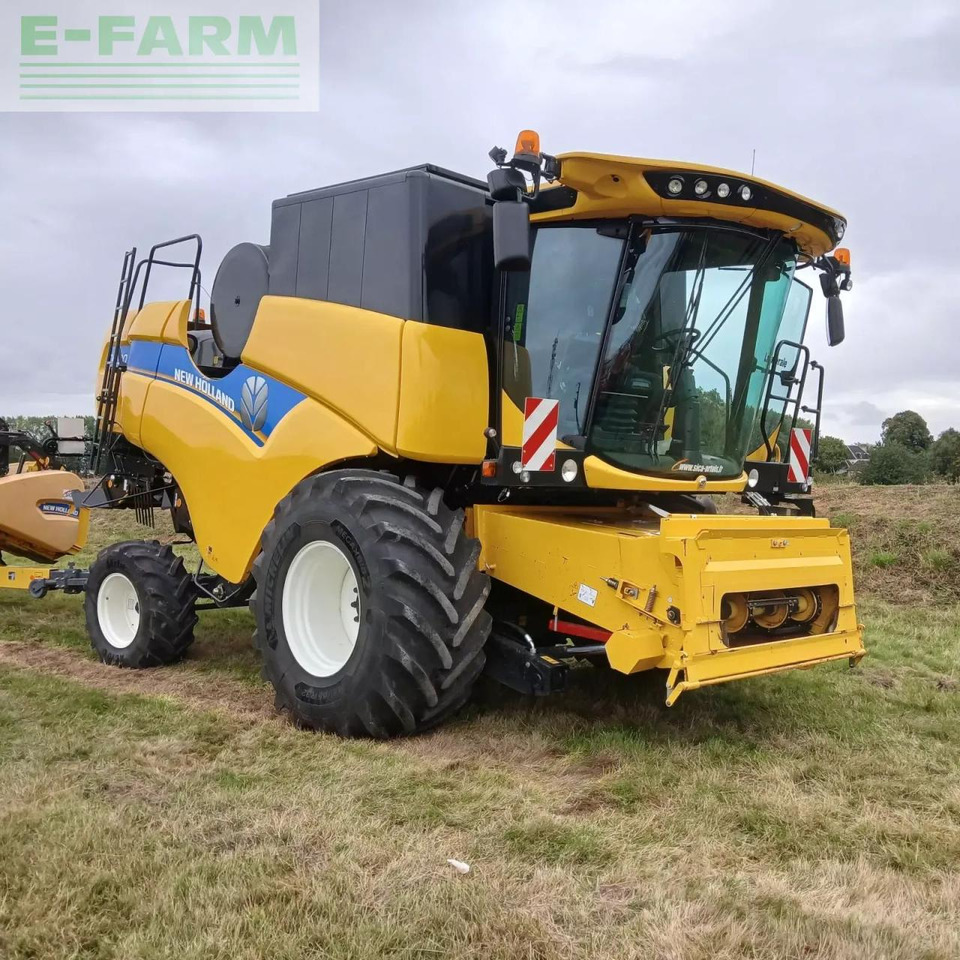 New Holland cx 6.90 - Θεριζοαλωνιστική μηχανή: φωτογραφία 2 New Holland cx 6.90 - Θεριζοαλωνιστική μηχανή: φωτογραφία 2