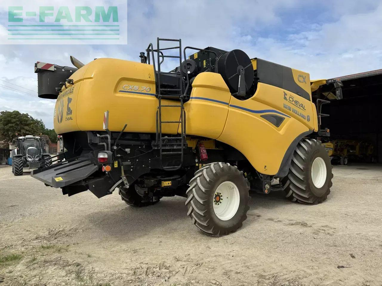 New Holland cx 8.70 - Θεριζοαλωνιστική μηχανή: φωτογραφία 3 New Holland cx 8.70 - Θεριζοαλωνιστική μηχανή: φωτογραφία 3