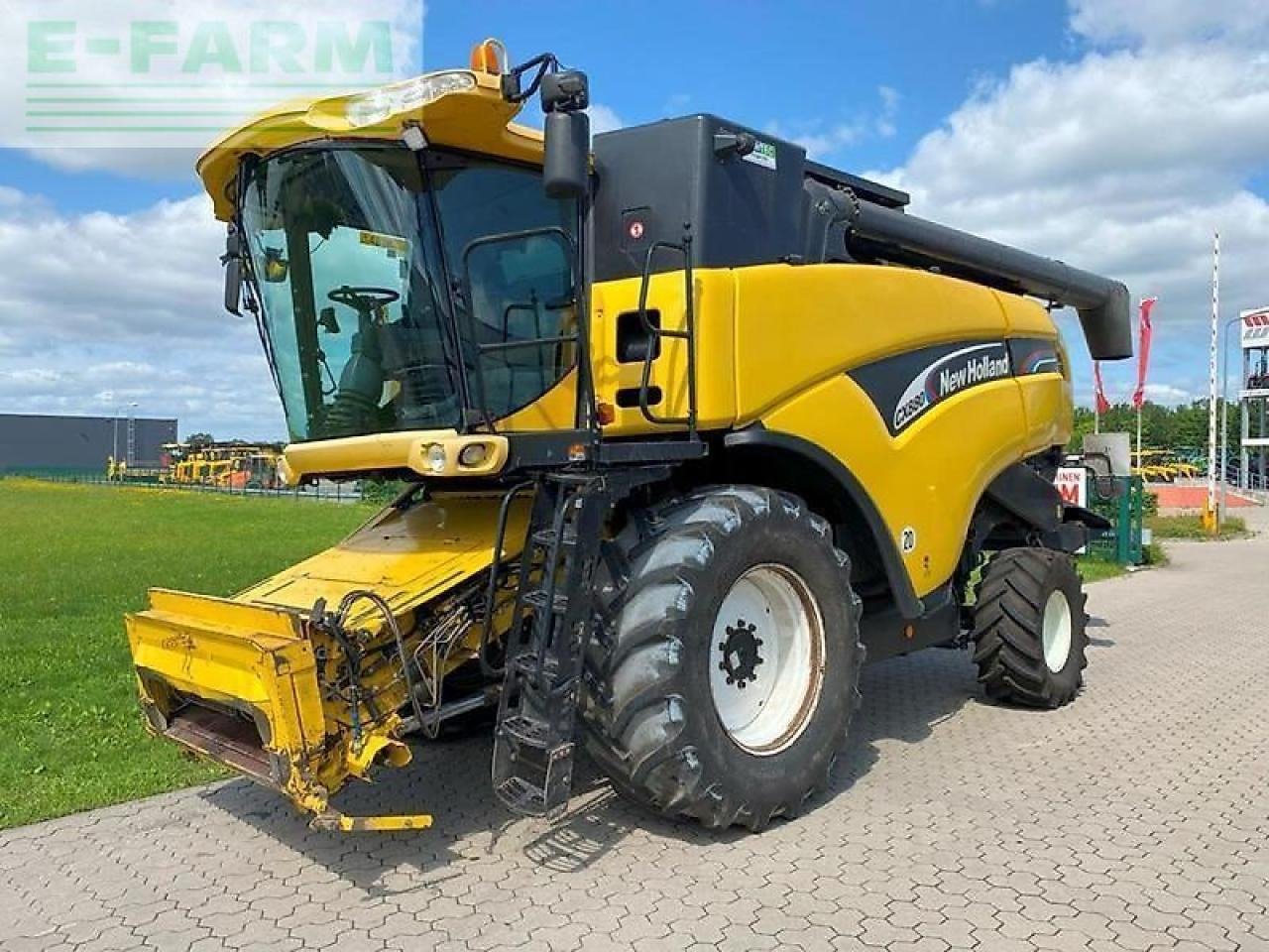 New Holland cx 880 - Θεριζοαλωνιστική μηχανή: φωτογραφία 1 New Holland cx 880 - Θεριζοαλωνιστική μηχανή: φωτογραφία 1