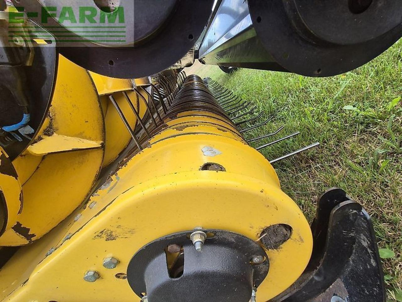 Ενσιρωτική μηχανή New Holland fr 9050: φωτογραφία 11