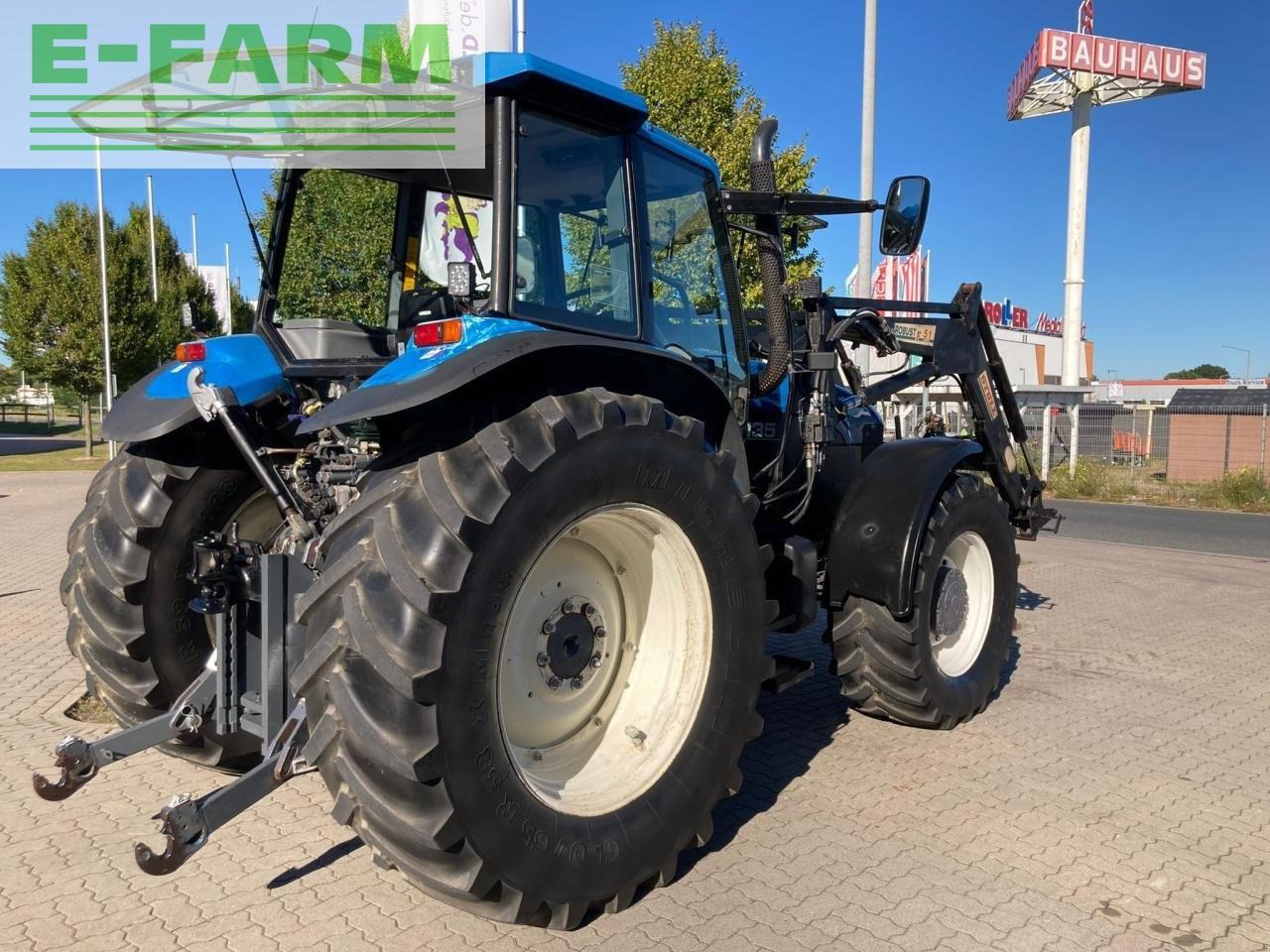 New Holland m 135 - Τρακτέρ: φωτογραφία 5 New Holland m 135 - Τρακτέρ: φωτογραφία 5