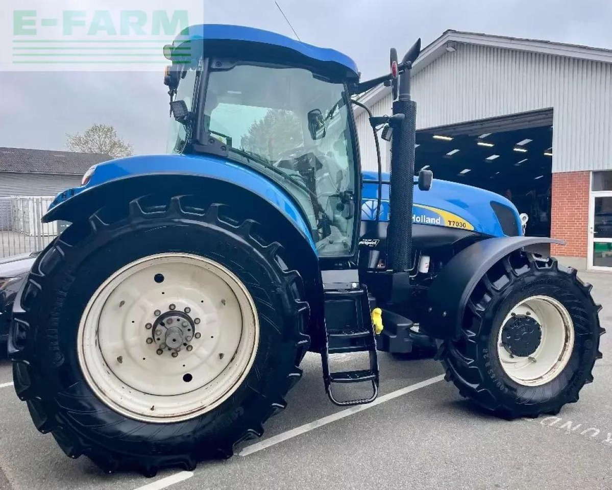 New Holland t 7030 - Τρακτέρ: φωτογραφία 5 New Holland t 7030 - Τρακτέρ: φωτογραφία 5