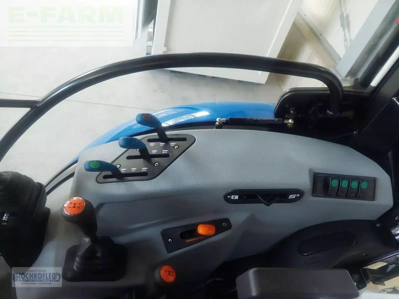 New Holland t4.75s stage v S - Τρακτέρ: φωτογραφία 3 New Holland t4.75s stage v S - Τρακτέρ: φωτογραφία 3