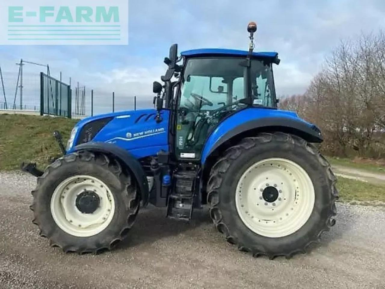 New Holland t5.120 electro command - Τρακτέρ: φωτογραφία 4 New Holland t5.120 electro command - Τρακτέρ: φωτογραφία 4