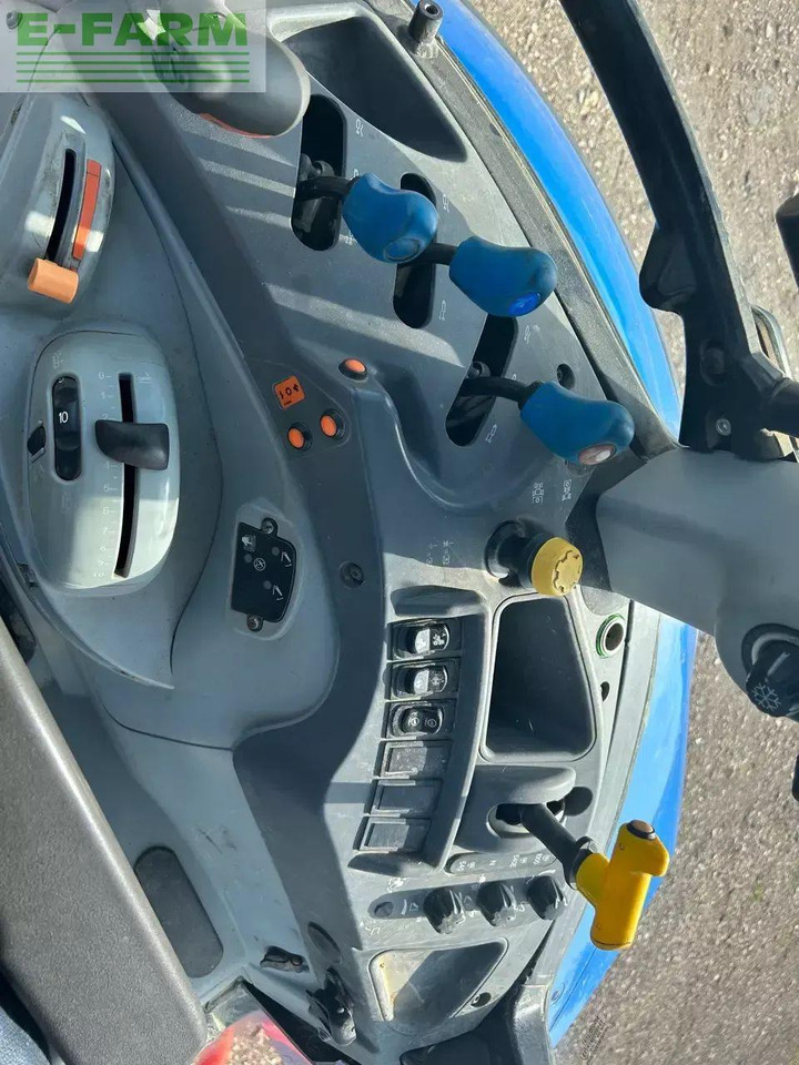 New Holland t5.95 - Τρακτέρ: φωτογραφία 5 New Holland t5.95 - Τρακτέρ: φωτογραφία 5
