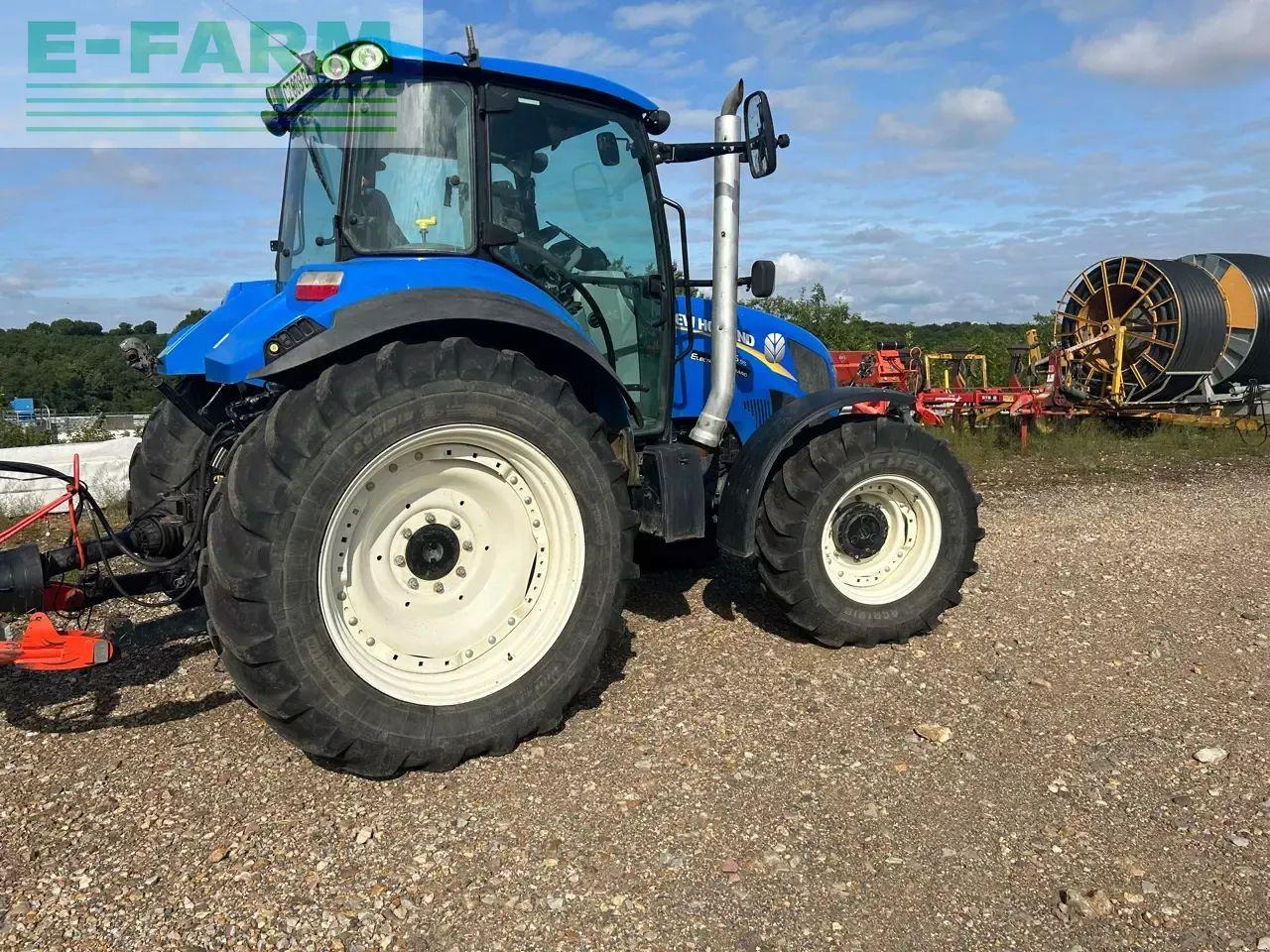 New Holland t5.95 - Τρακτέρ: φωτογραφία 3 New Holland t5.95 - Τρακτέρ: φωτογραφία 3