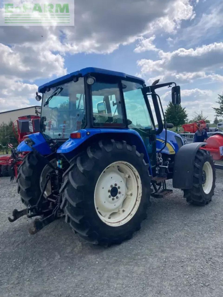 New Holland t5050 - Τρακτέρ: φωτογραφία 4 New Holland t5050 - Τρακτέρ: φωτογραφία 4