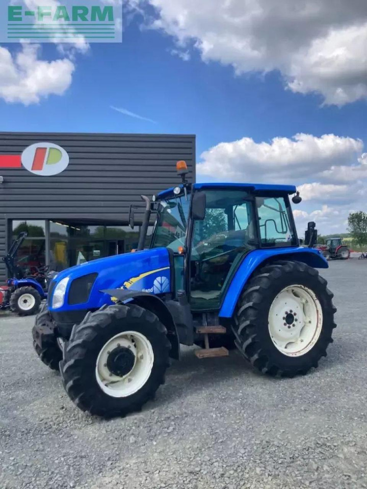 New Holland t5050 - Τρακτέρ: φωτογραφία 2 New Holland t5050 - Τρακτέρ: φωτογραφία 2