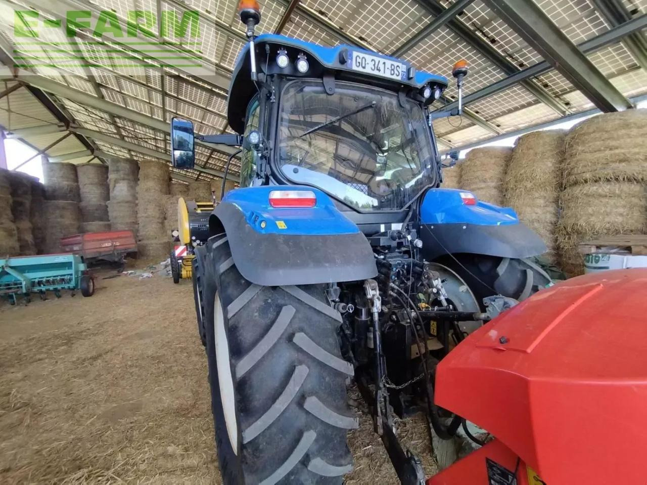 New Holland t6 145 ec - Τρακτέρ: φωτογραφία 4 New Holland t6 145 ec - Τρακτέρ: φωτογραφία 4