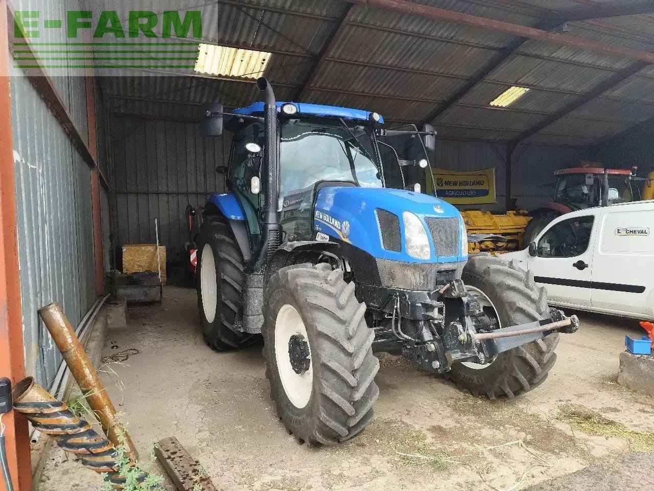 New Holland t6.165 ec - Τρακτέρ: φωτογραφία 2 New Holland t6.165 ec - Τρακτέρ: φωτογραφία 2