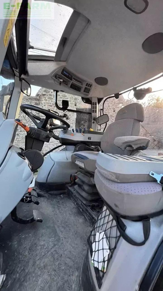 New Holland t6.180 dynamic command - Τρακτέρ: φωτογραφία 4 New Holland t6.180 dynamic command - Τρακτέρ: φωτογραφία 4