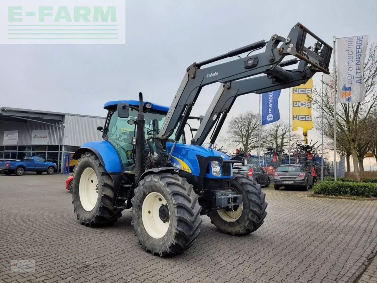 New Holland t6070 elite Elite - Τρακτέρ: φωτογραφία 2 New Holland t6070 elite Elite - Τρακτέρ: φωτογραφία 2