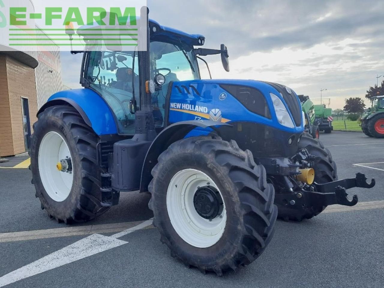 New Holland t7.210 pc - Τρακτέρ: φωτογραφία 1 New Holland t7.210 pc - Τρακτέρ: φωτογραφία 1