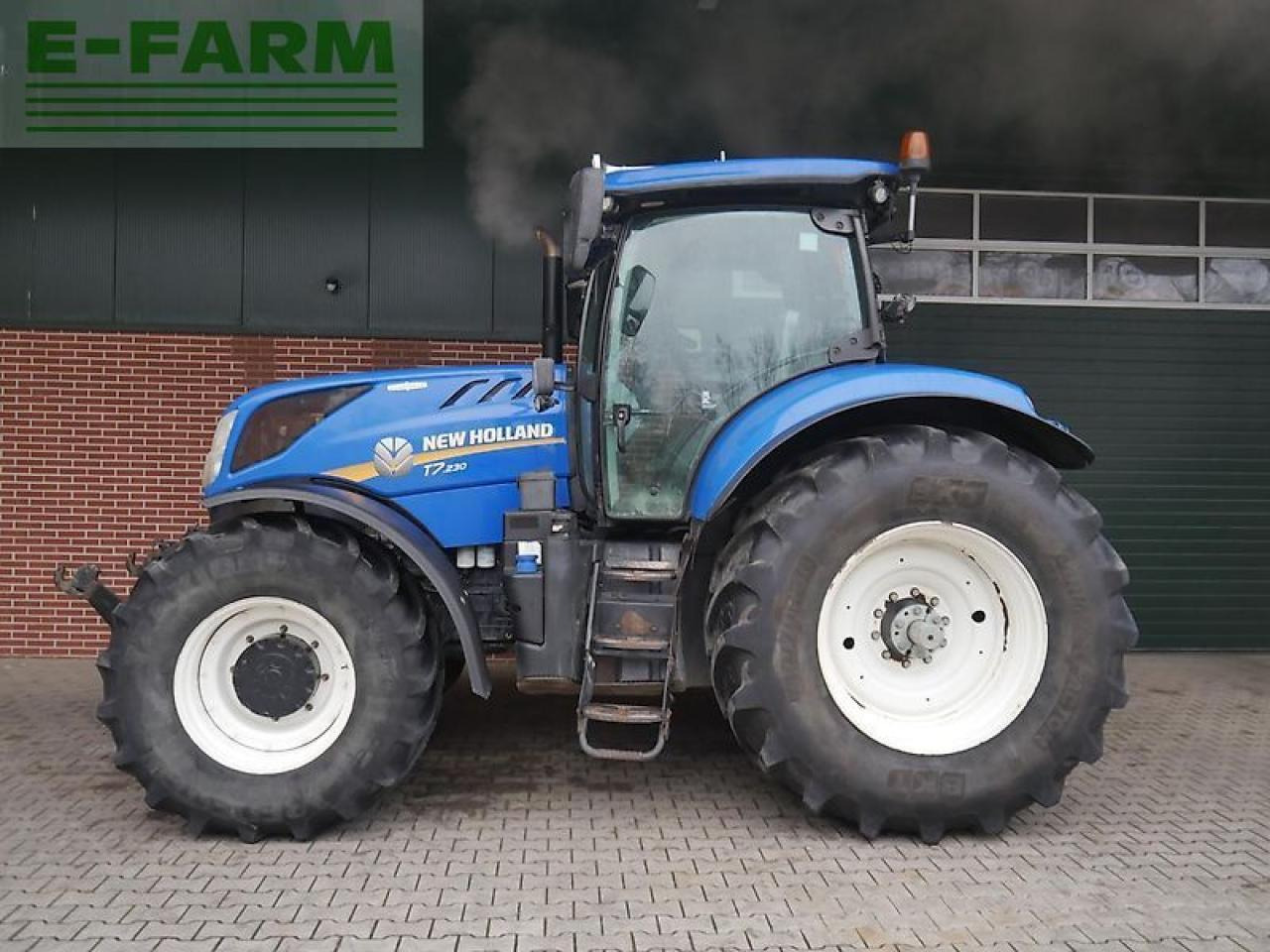 New Holland t7.230 autocommand - Τρακτέρ: φωτογραφία 5 New Holland t7.230 autocommand - Τρακτέρ: φωτογραφία 5