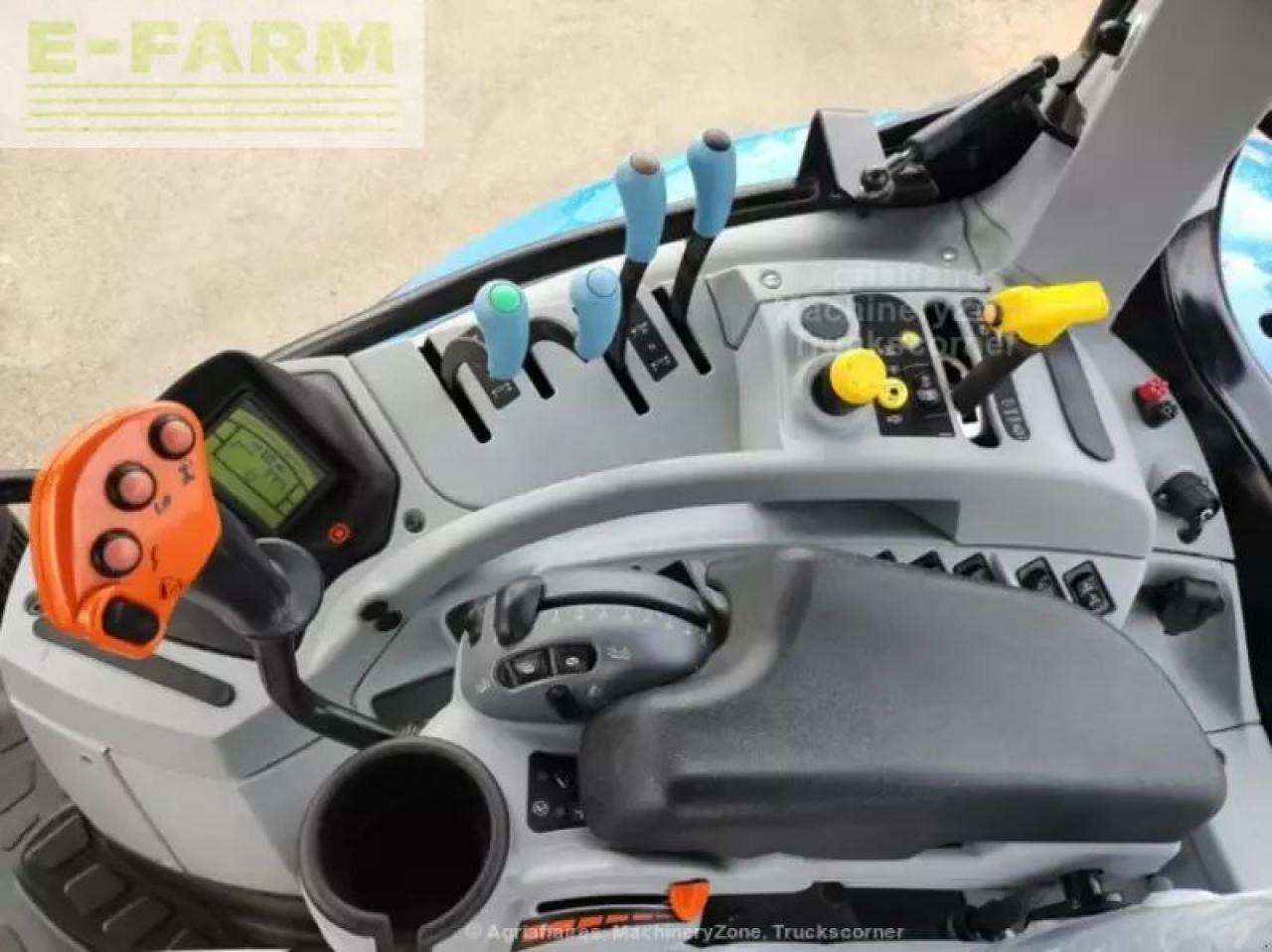 New Holland t7 230 - Τρακτέρ: φωτογραφία 5 New Holland t7 230 - Τρακτέρ: φωτογραφία 5