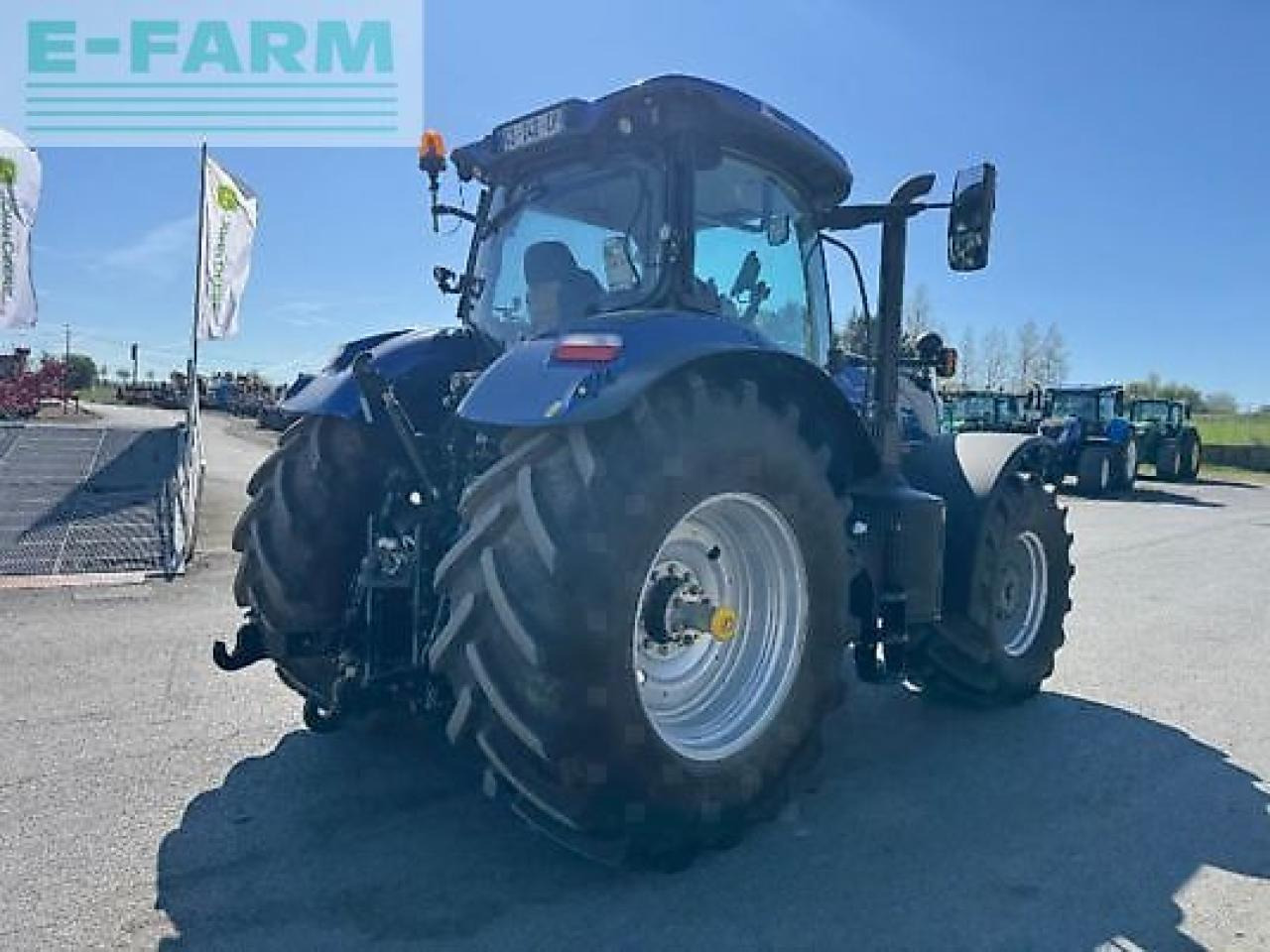 New Holland t7.245 ac - Τρακτέρ: φωτογραφία 4 New Holland t7.245 ac - Τρακτέρ: φωτογραφία 4