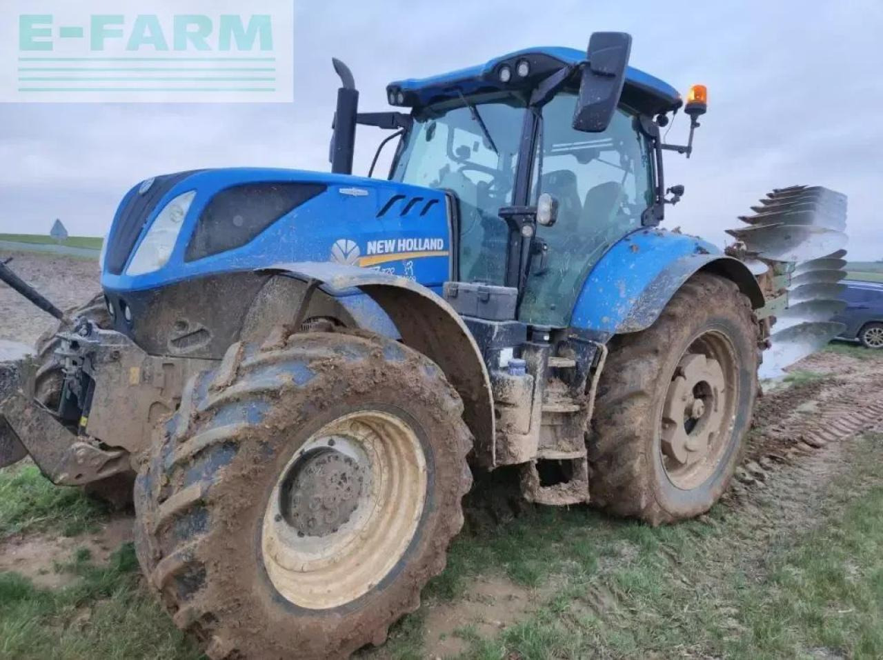 New Holland t7.270 ac - Τρακτέρ: φωτογραφία 1 New Holland t7.270 ac - Τρακτέρ: φωτογραφία 1